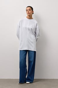 Beyaz Oversize Kesim Uzun Kollu Basic T-Shirt