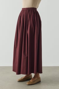 Bordo Geniş Pile Detaylı Gabardin Etek