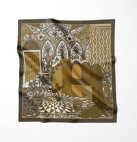 Kahverengi Alhambra Desen Omuz Şal Eşarp