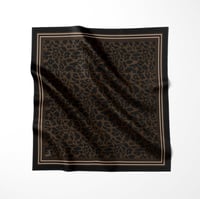 Kahverengi Leopar Desen Omuz Şal Eşarp