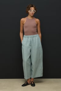 Koyu Mint Kesik Detaylı Crop Barrel Keten Pantolon