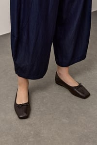Lacivert Dökümlü Kumaş Geniş Paça Pantolon