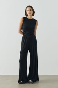 Siyah Basic Bol Paça Dökümlü Pantolon