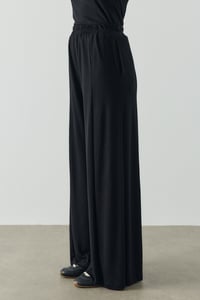 Siyah Basic Bol Paça Dökümlü Pantolon