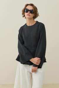 Siyah Bel Formlu Minimal Bluz