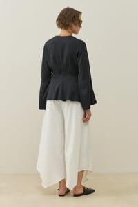 Siyah Bel Formlu Minimal Bluz