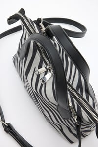 Siyah Çift Askılı Zebra Desen Çanta