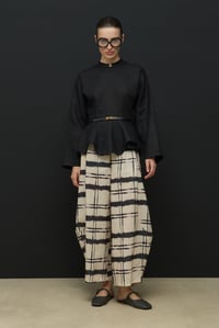 Siyah Hakim Yaka Peplum Keten Bluz