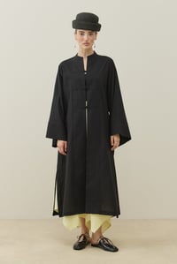 Siyah Hakim Yaka Uzun Vual Kimono