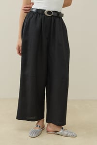 Siyah Kesik Detaylı Crop Barrel Keten Pantolon