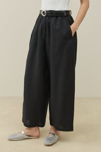 Siyah Kesik Detaylı Crop Barrel Keten Pantolon
