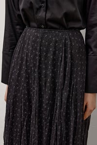 Siyah Şifon Desenli Midi Etek