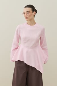 Toz Pembe Asimetrik Volanlı Keten Bluz