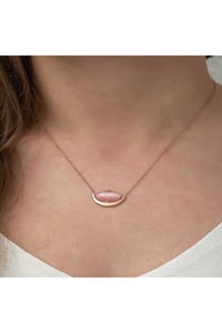 Gümüş Pembe Kedi Gözü Taşlı Hilal Kolye  T4760MR
