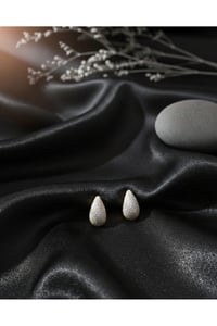 Premium & Gece Şıklığı Taşlı Damla Küpe Silver