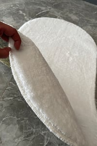 post-pelus-yumusak-oval-hali-tuylu-hal-b9c-bd.jpg