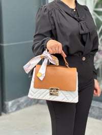 7242 FULAR DETAYLI KOL ÇANTASI BEYAZ-A TABA