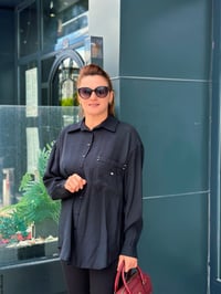 Cebi İşleme Detaylı Önden Düğmeli İpek Modal Kumaş Siyah