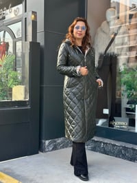 Deri Kapitone Burberry Desenli Kaban