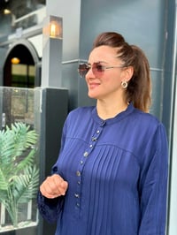 Gece İpeği Güpürlü Düğme Detaylı Elbise Lacivert