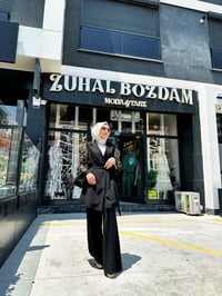 İkili Kolları Detaylı Küpürlü Takım Siyah