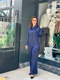 İkili Zımba İşlemeli Saten Pantolonlu Takım Lacivert