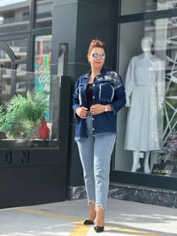 İşlemeli Taşlı Kot Ceket Lacivert