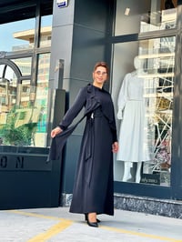 İthal Saten Kumaş Fırfır Detaylı Elbise Siyah