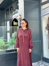 Kolyeli İpek Kumaş Elbise Bordo