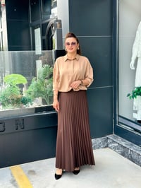 NQY Prive Beli Lastikli Pileli Etek Kahverengi