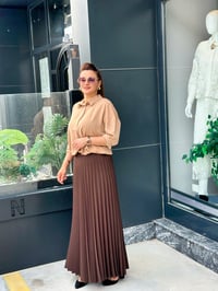 NQY Prive Beli Lastikli Pileli Etek Kahverengi