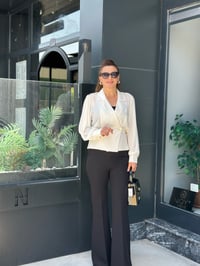 Önden Düğmeli Krep Bluz