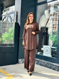 Saten Özel işlemeli İkili Pantolonlu Takım Kahverengi