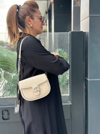 Vizon Zincir Detaylı Yandan Çanta