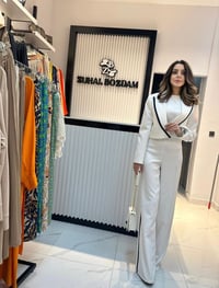 Yakada Kontrastlı Kısa Ceketli Blazer Takım Ekru