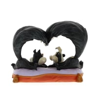 Looney Tunes Hello, Cherie Pepe Le Pew  Penelope Dekoratif Figür Biblo