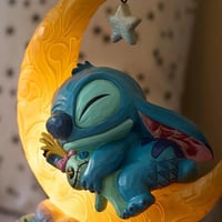 Stitch Ve Scrump On Led Moon Lisanslı Figür Biblo Enesco Orijinal Lisanslı Koleksiyon Ürünü