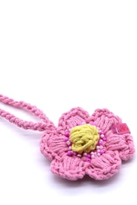 Çiçek kroşe çanta süsü pembe