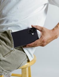 Deri iPhone Kılıf 16 Siyah Togo