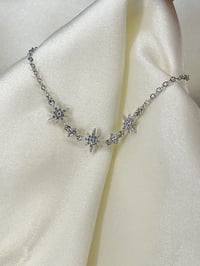 Fashion Jewelry Vip 3 Kristal Detaylı Zirkon Taşlı Su Yolu Kadın Bileklik Gold