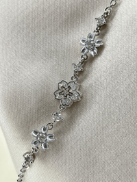 Fashion Jewelry Vip Çiçek  Detaylı Zirkon Taşlı Kadın Bileklik Gümüş