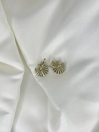 XUPİNG Çelik/Paslanmaz Zirkon Taşlı Güneş Model Küpe Gold