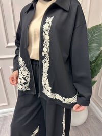 Ghisa 4711T9387 Siyah Deseni Kabartma Detay Pantolonlu Takım