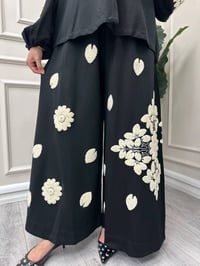 Ghisa 4711T9388 Siyah Kabartma Çiçek Detay Pantolonlu Takım