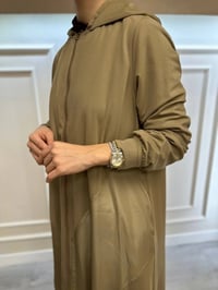 Heddy & Nurcan Çetin 24908 Bej Paraşüt Kumaş Detaylı Ferace