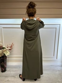 Heddy & Nurcan Çetin 24908 Haki Paraşüt Kumaş Detaylı Ferace