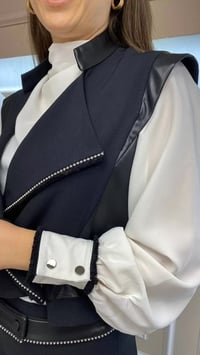 Hukka Design 200001 Siyah-Ekru Deri Yelekli Gömlek