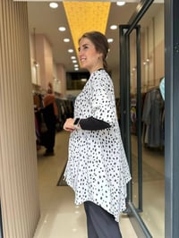 İnvee 6452 Ekru-Siyah Damla Desenli Tunik