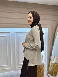 İnvee 6902 Bej Kolu Düz Önü Kısa Arkası Uzun Triko