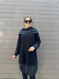 Misswhence 34032 Siyah Paraşüt Kumaş Detaylı Triko Tunik